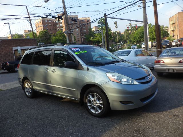 2006 Toyota Sienna 4.6L XLT Sport