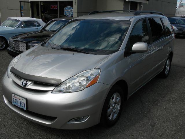 2006 Toyota Sienna SEL Sport Utility 4D