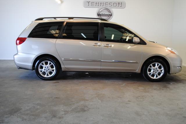 2006 Toyota Sienna SEL Sport Utility 4D