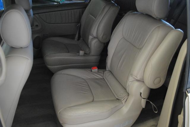 2006 Toyota Sienna SEL Sport Utility 4D