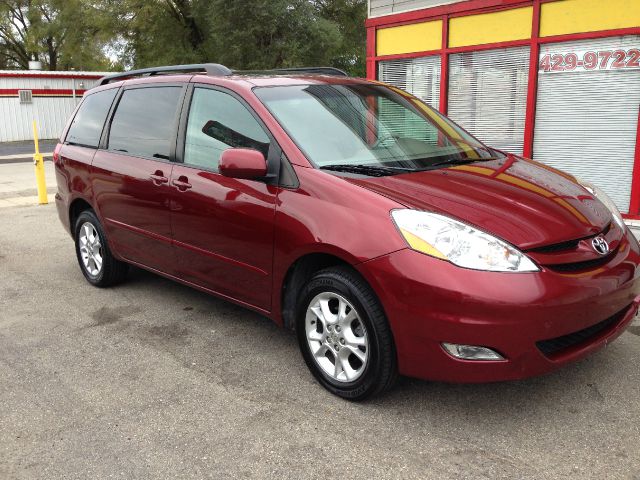 2006 Toyota Sienna SEL Sport Utility 4D