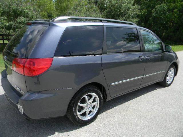 2006 Toyota Sienna Eddie Bauer 4x4