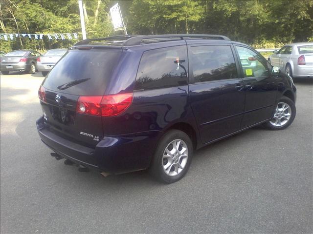 2006 Toyota Sienna Eddie Bauer 4x4