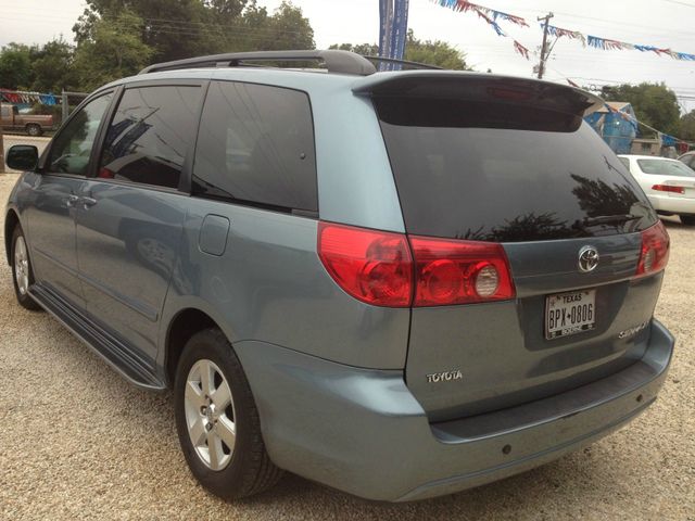 2006 Toyota Sienna SEL Sport Utility 4D