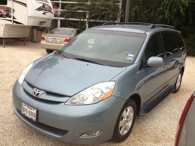 2006 Toyota Sienna SEL Sport Utility 4D