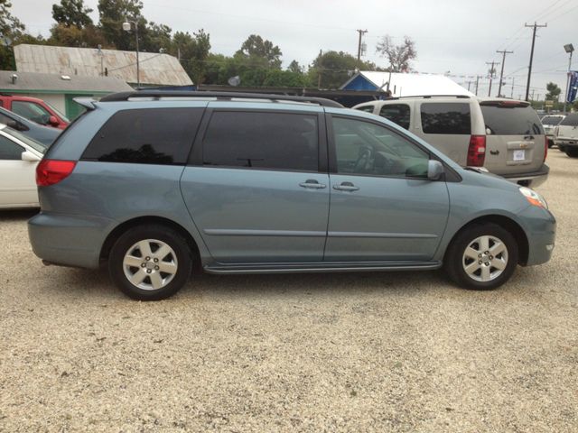 2006 Toyota Sienna SEL Sport Utility 4D