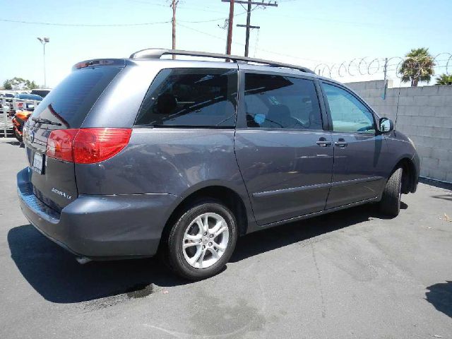 2006 Toyota Sienna XLT 4.6L 4WD