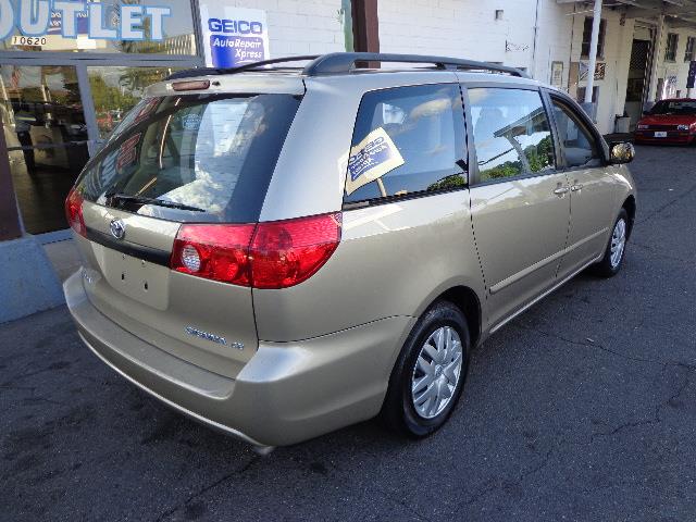 2006 Toyota Sienna SEL Sport Utility 4D