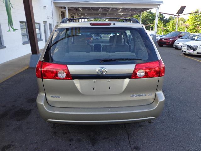 2006 Toyota Sienna SEL Sport Utility 4D