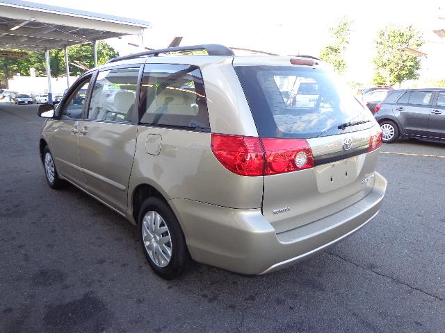 2006 Toyota Sienna SEL Sport Utility 4D