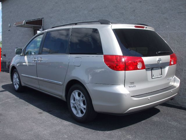 2006 Toyota Sienna Eddie Bauer 4x4