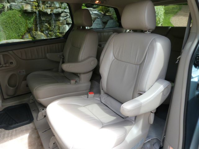 2006 Toyota Sienna XLT 4.6L 4WD