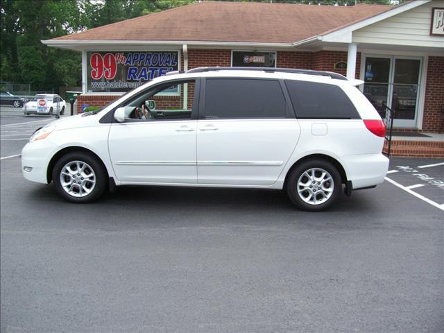 2006 Toyota Sienna Eddie Bauer 4x4