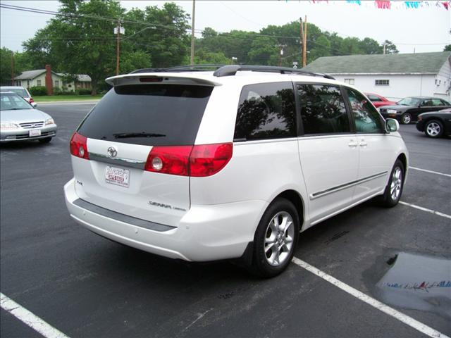 2006 Toyota Sienna Eddie Bauer 4x4