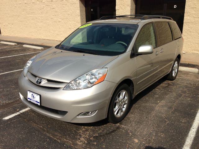 2006 Toyota Sienna SEL Sport Utility 4D