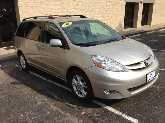 2006 Toyota Sienna SEL Sport Utility 4D