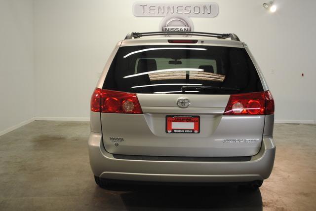 2006 Toyota Sienna SLT 25