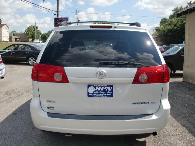 2006 Toyota Sienna SEL Sport Utility 4D