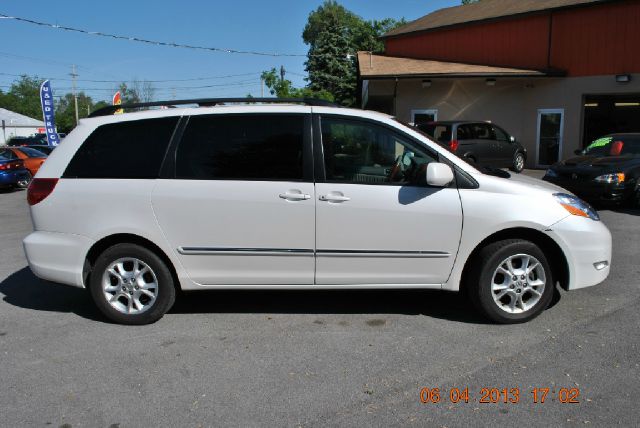 2006 Toyota Sienna XLT 4.6L 4WD