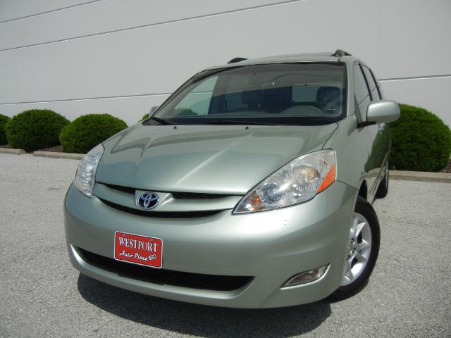 2006 Toyota Sienna SEL Sport Utility 4D