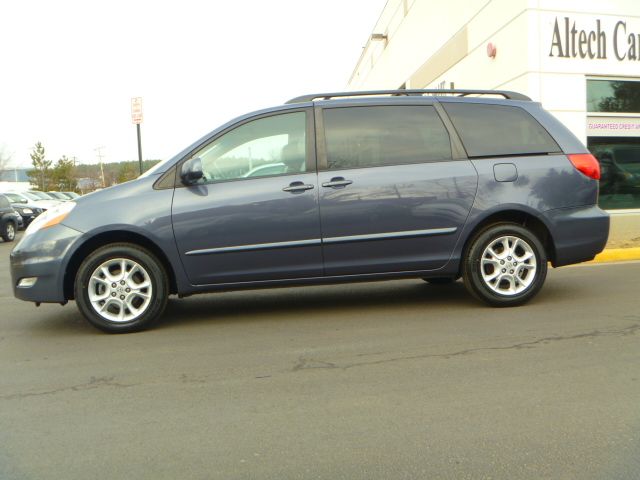 2006 Toyota Sienna FX35 AWD