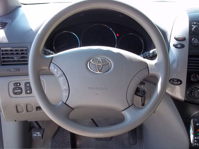 2006 Toyota Sienna XLT 4.6L 4WD