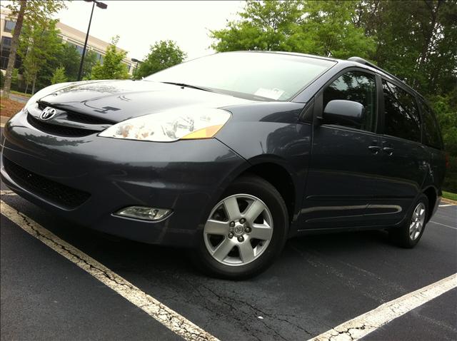 2006 Toyota Sienna SEL Sport Utility 4D