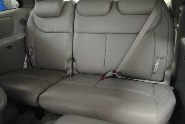 2006 Toyota Sienna SLT 25