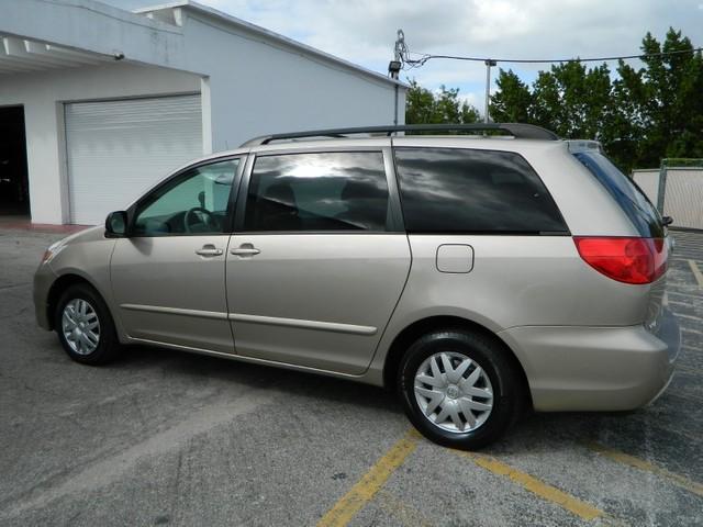 2007 Toyota Sienna X