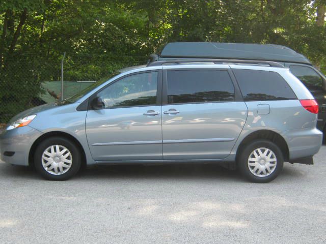 2008 Toyota Sienna XLE Leather Sunroof And DVD