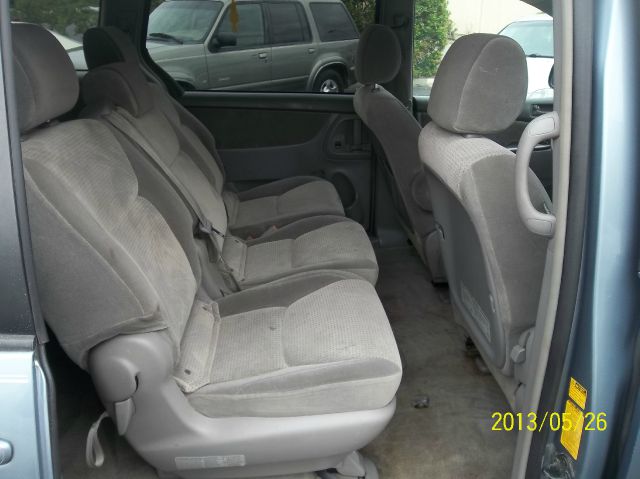 2008 Toyota Sienna XLE Leather Sunroof And DVD