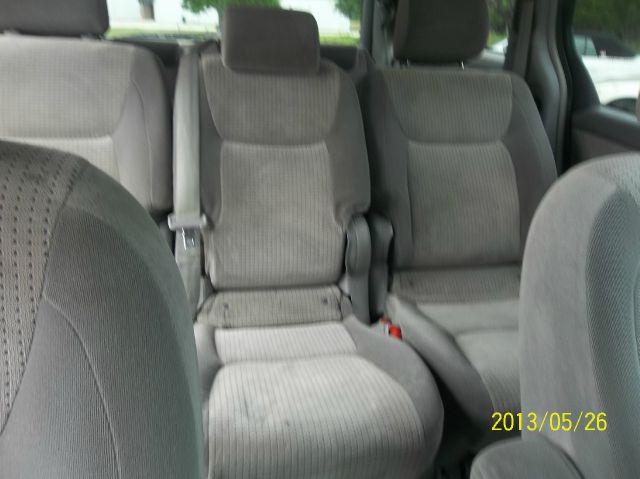 2008 Toyota Sienna XLE Leather Sunroof And DVD