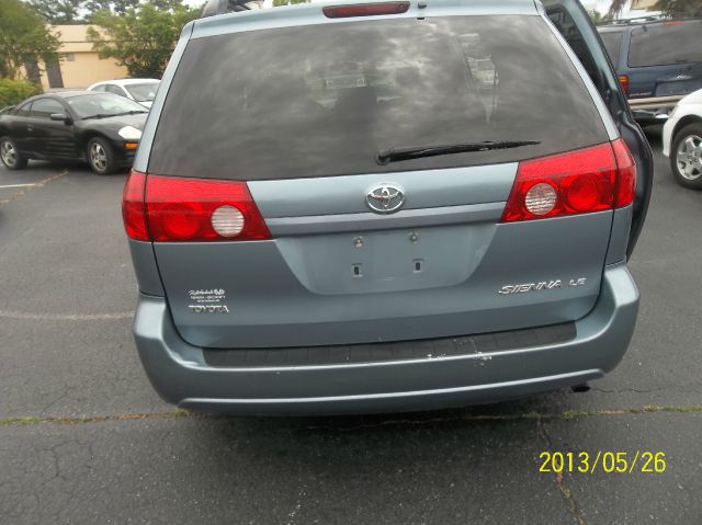 2008 Toyota Sienna XLE Leather Sunroof And DVD