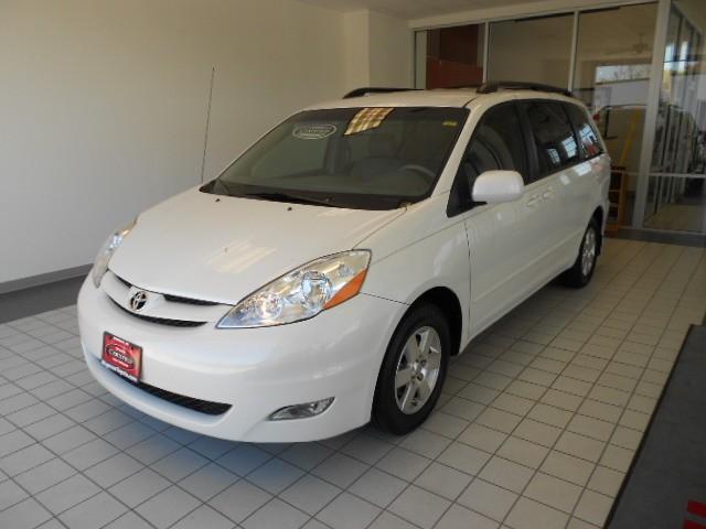 2008 Toyota Sienna SEL Sport Utility 4D