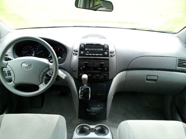 2008 Toyota Sienna 4.6L XLT Sport