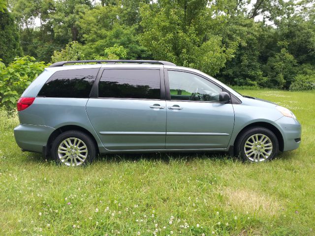 2008 Toyota Sienna 4.6L XLT Sport