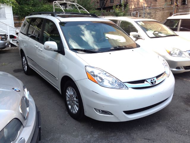 2008 Toyota Sienna XLT 4.6L 4WD