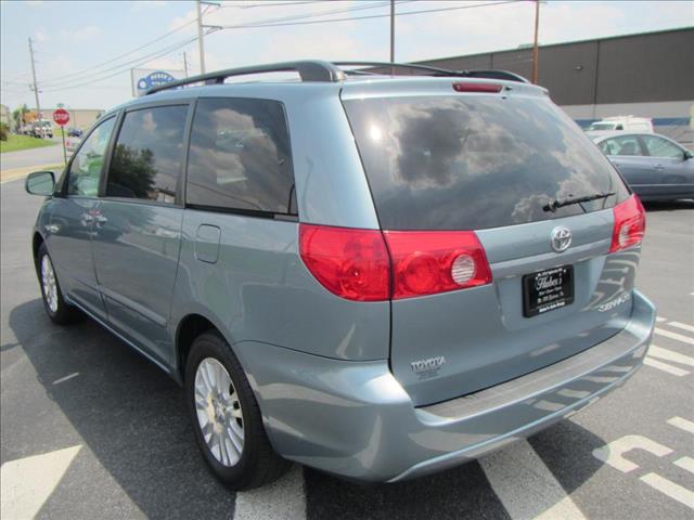 2008 Toyota Sienna SEL Sport Utility 4D