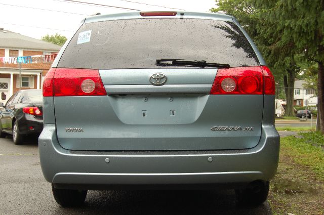 2008 Toyota Sienna GT Black Leather