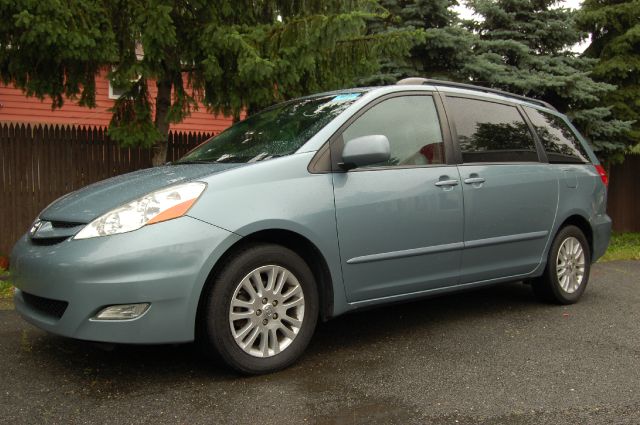 2008 Toyota Sienna GT Black Leather