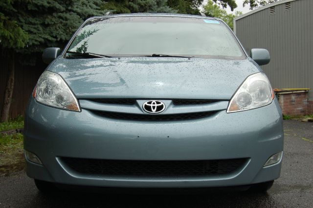 2008 Toyota Sienna GT Black Leather