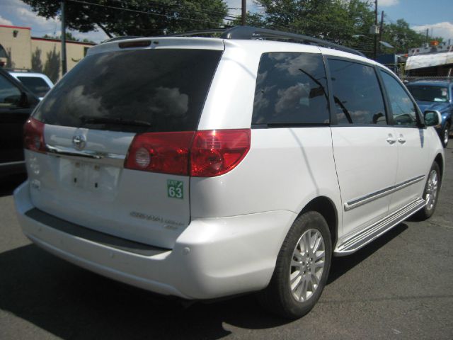 2008 Toyota Sienna XLT 4.6L 4WD