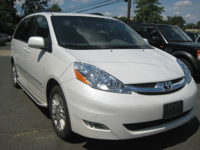 2008 Toyota Sienna XLT 4.6L 4WD