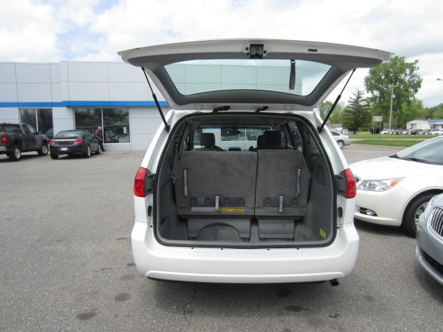 2008 Toyota Sienna XLT, Local Trade In