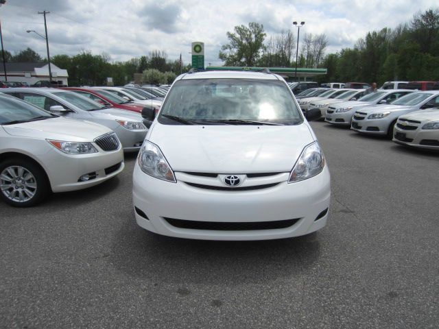 2008 Toyota Sienna XLT, Local Trade In