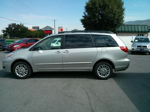 2008 Toyota Sienna 4.6L XLT Sport