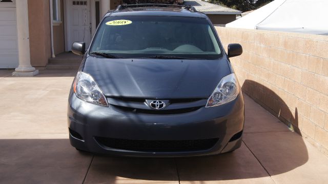 2008 Toyota Sienna XLE Leather Sunroof And DVD