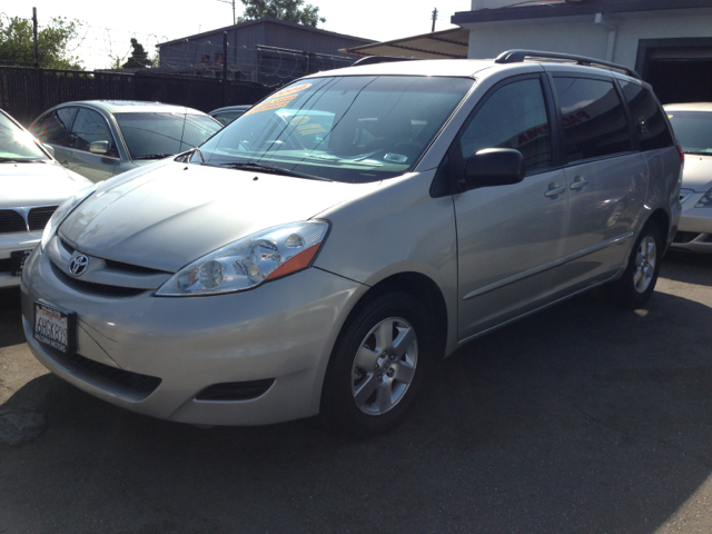 2009 Toyota Sienna 1996 Buick