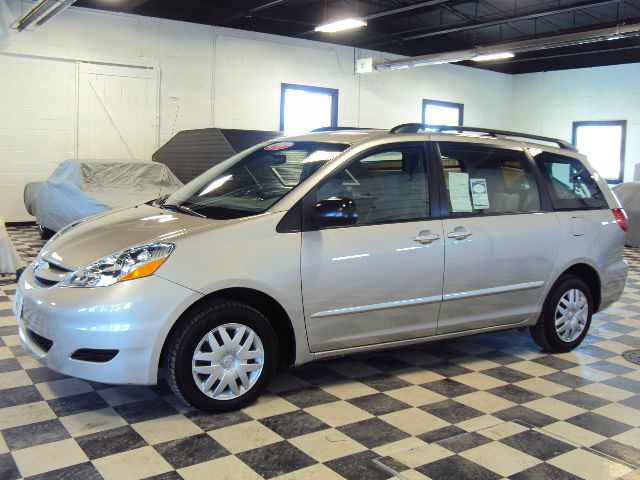 2009 Toyota Sienna 4.6L XLT Sport