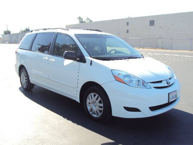 2009 Toyota Sienna X